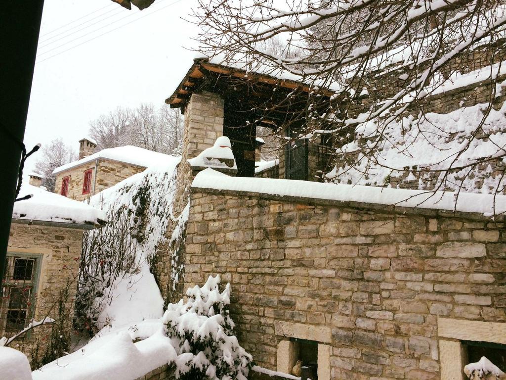 Gaia Guesthouse Dilofo Exterior photo